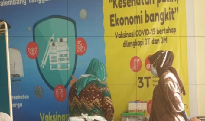 Pelayanan vaksinasi COVID-19 di puskesmas Palembang
