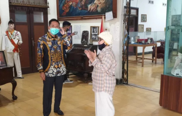 Sekda Palembang, Ratu Dewa.